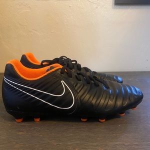 Nike tiempo soccer cleats color black and orange 7.5